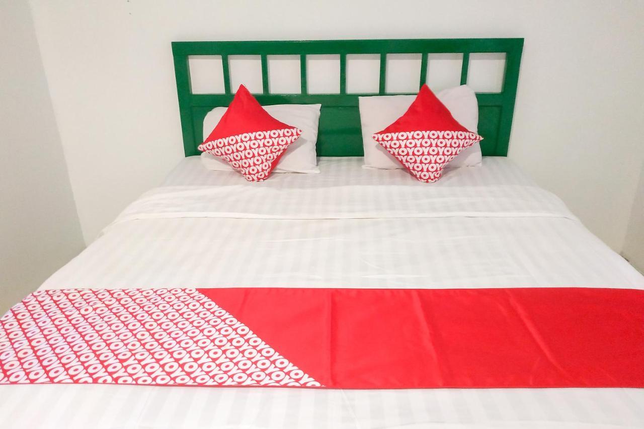 Super Oyo 3098 Hotel Sahabat Baru Singkawang Ngoại thất bức ảnh