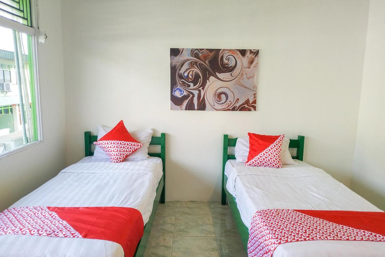 Super Oyo 3098 Hotel Sahabat Baru Singkawang Ngoại thất bức ảnh